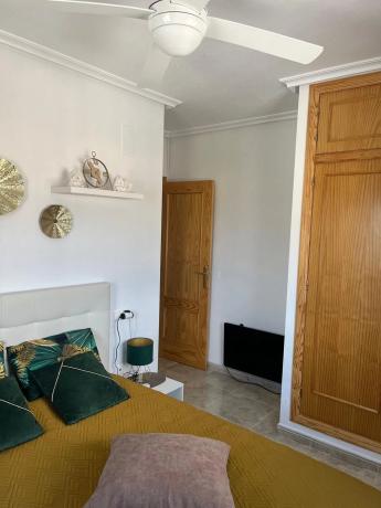 Piso en calle Los Espinos, 80