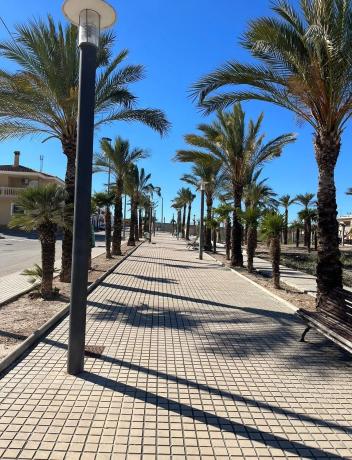 Piso en calle Los Espinos, 80