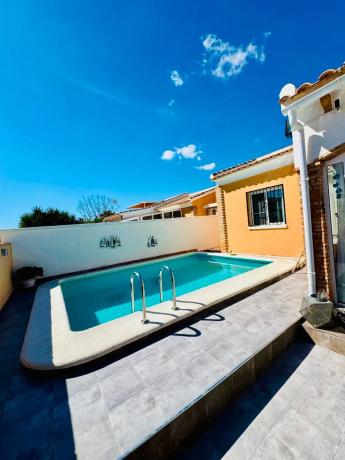 Chalet en Barrio Los Almendros-La Florida