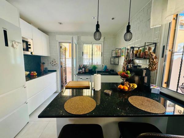 Chalet en Barrio Los Almendros-La Florida