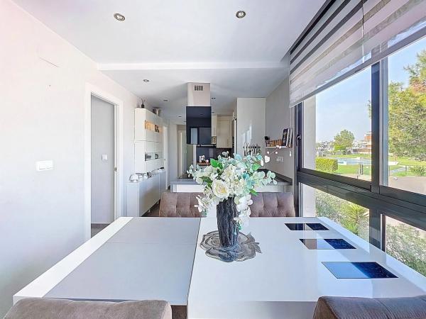 Ático en calle Estrecho de Bonifacio, 6