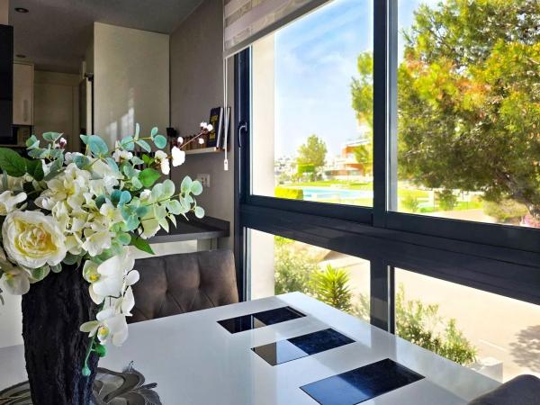 Ático en calle Estrecho de Bonifacio, 6