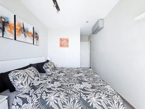 Ático en calle Estrecho de Bonifacio, 6