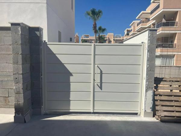 Casa independiente en calle Clavo