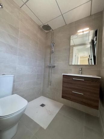 Casa independiente en calle Clavo