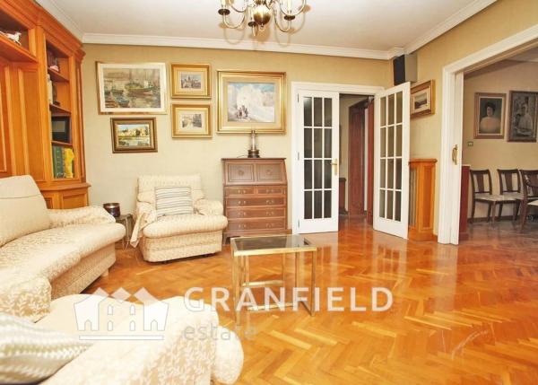 Piso en avenida Teodomiro s/n