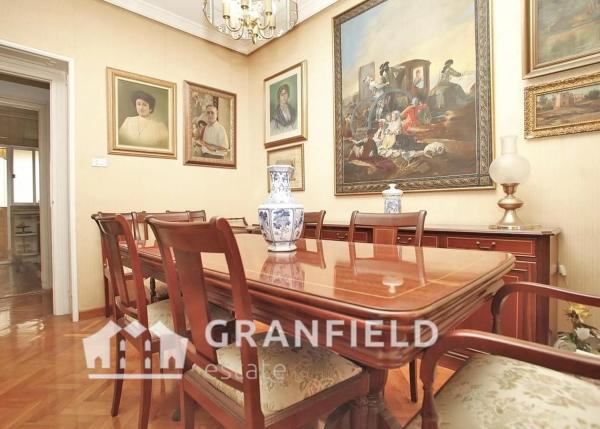 Piso en avenida Teodomiro s/n