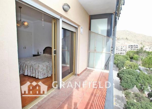 Piso en avenida Teodomiro s/n