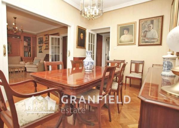 Piso en avenida Teodomiro s/n