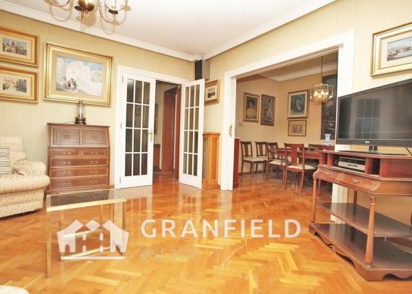 Piso en avenida Teodomiro s/n