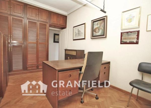 Piso en avenida Teodomiro s/n