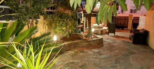 Chalet adosado en calle Coral