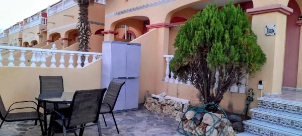 Chalet adosado en calle Coral