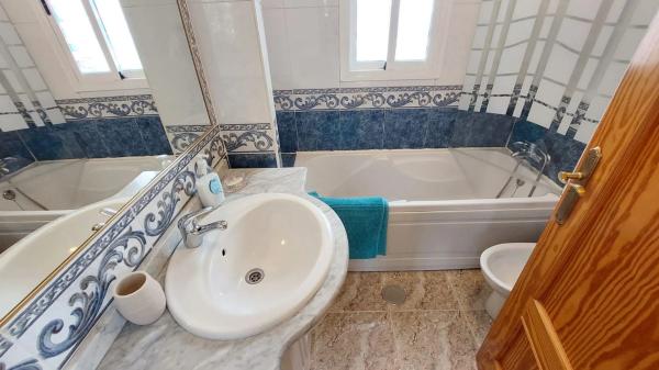 Chalet adosado en calle Coral