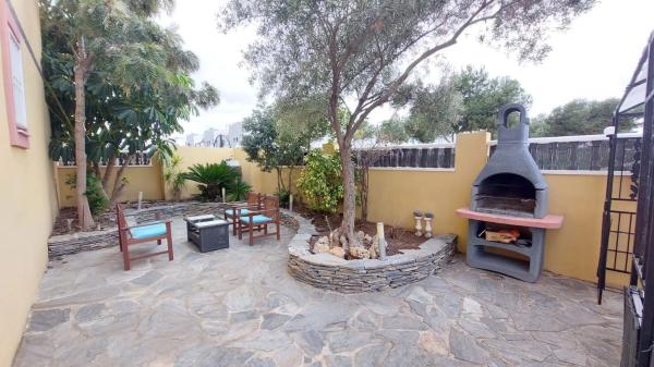 Chalet adosado en calle Coral