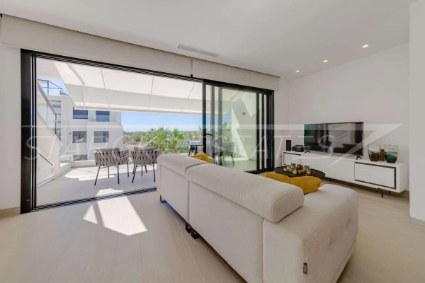 Ático en Barrio Las Colinas Golf