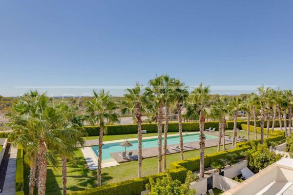 Ático en Barrio Las Colinas Golf