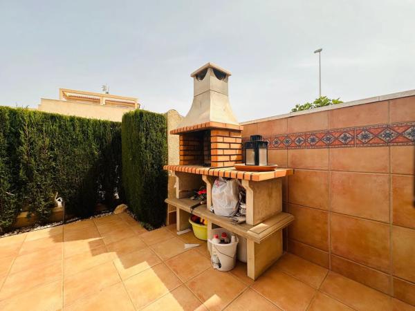 Chalet pareado en calle Abeto