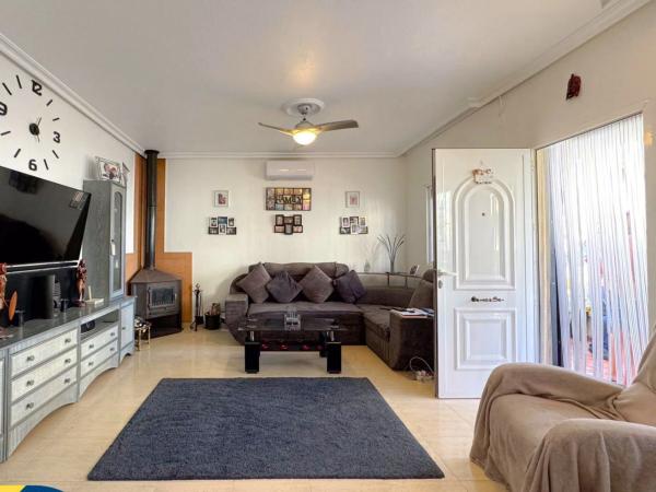 Chalet adosado en C. Leman