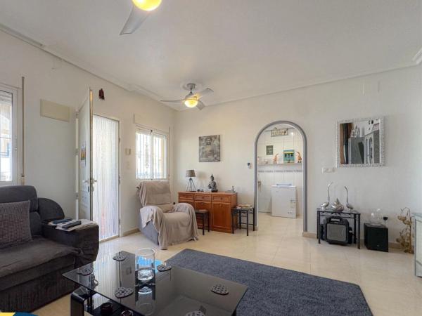 Chalet adosado en C. Leman