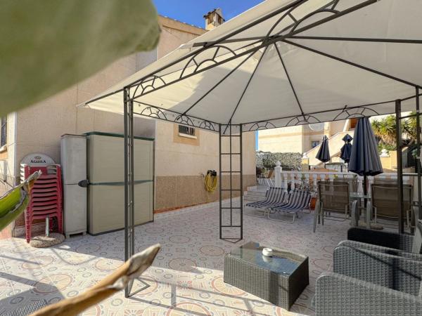 Chalet adosado en C. Leman