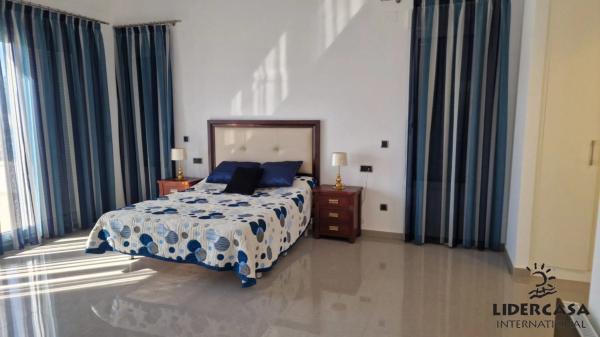 Casa independiente en avenida del Cabo