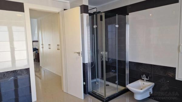 Casa independiente en avenida del Cabo