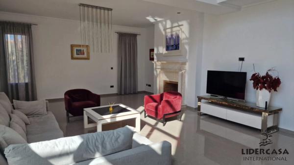 Casa independiente en avenida del Cabo