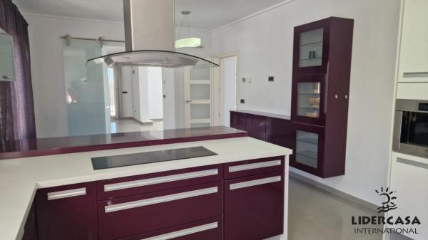 Casa independiente en avenida del Cabo