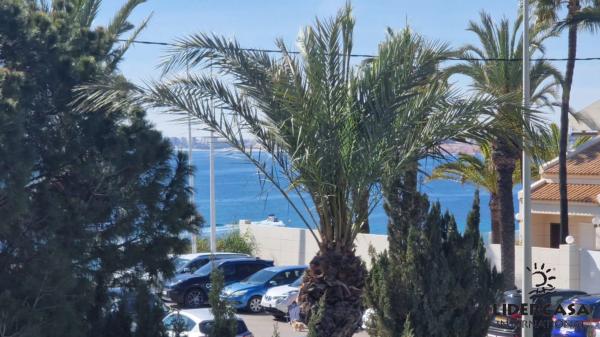 Casa independiente en avenida del Cabo