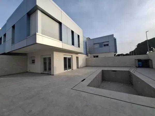 Chalet pareado en venta en calle Soprano Ainoha Arteta, 40