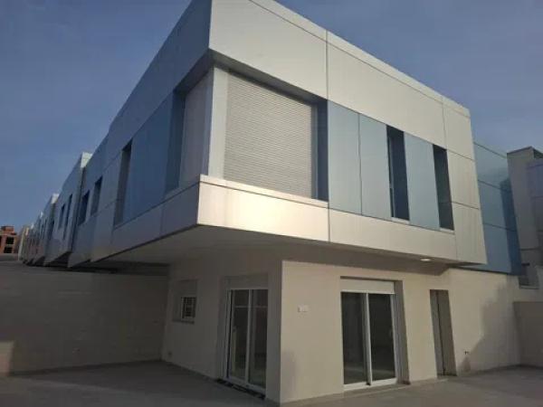 Chalet pareado en venta en calle Soprano Ainoha Arteta, 40