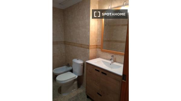 Habitación en piso compartido en Jaén