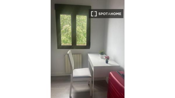 Habitación en piso compartido en Segovia
