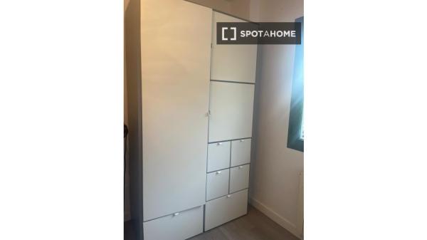 Habitación en piso compartido en Segovia