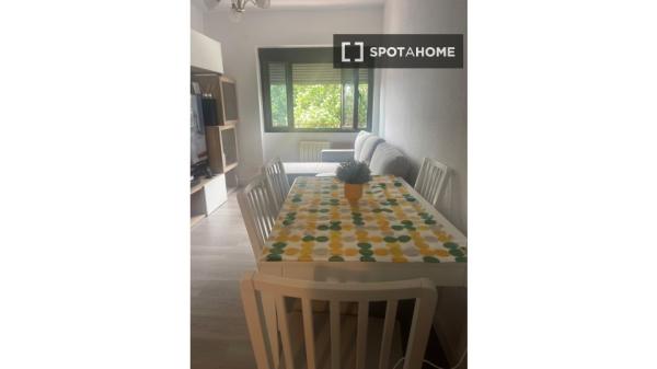 Habitación en piso compartido en Segovia