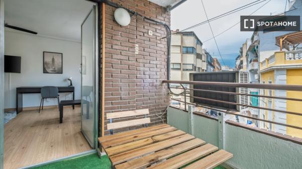 Room in a shared flat for rent in Alicante