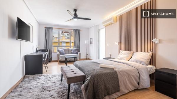 Zimmer in einer Wohngemeinschaft zu vermieten in Alicante