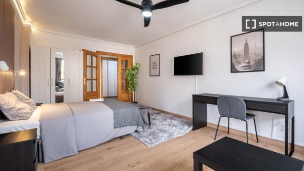 Zimmer in einer Wohngemeinschaft zu vermieten in Alicante