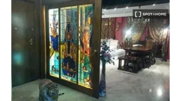 Room shared for rent in Parque Alameda-Paula López