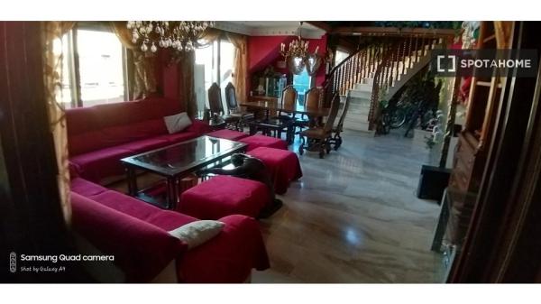 Room shared for rent in Parque Alameda-Paula López