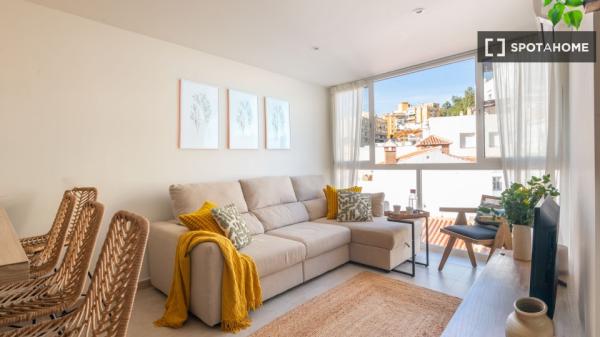 Piso de 2 dormitorios en alquiler en Conde de Ureña, Málaga