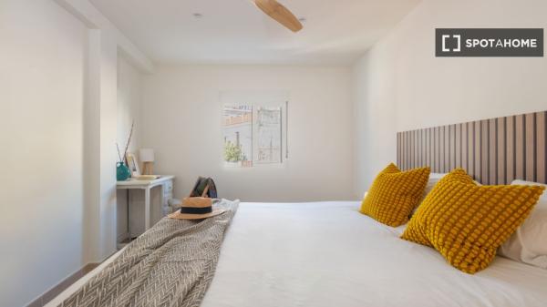 Piso de 2 dormitorios en alquiler en Conde de Ureña, Málaga