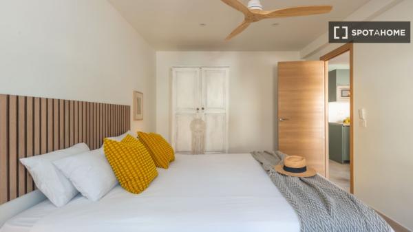 Piso de 2 dormitorios en alquiler en Conde de Ureña, Málaga