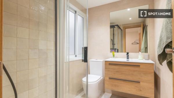 Piso de 2 dormitorios en alquiler en Conde de Ureña, Málaga