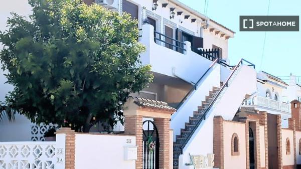 Apartamento en alquiler en Torrevieja, Alicante
