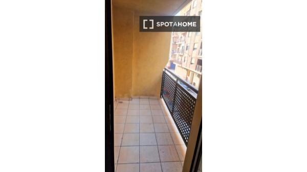 Piso de 3 habitaciones en alquiler en Villajoyosa, Alicante