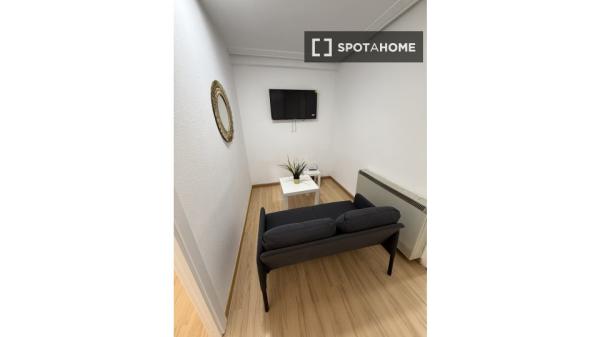 Zimmer in einer 4-Bett-WG in Alcalá de Henares.