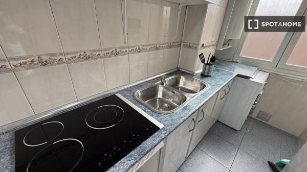 Zimmer in einer 4-Bett-WG in Alcalá de Henares.