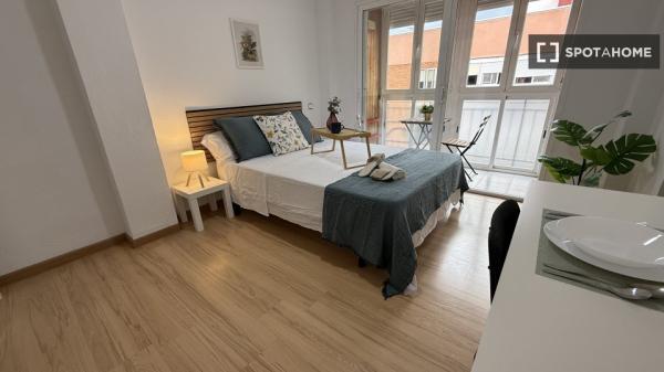 Zimmer in einer 4-Bett-WG in Alcalá de Henares.